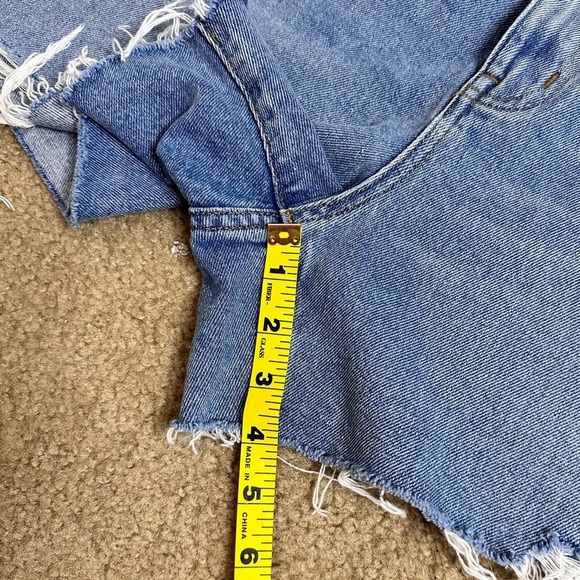 NWOT Madewell The MomJean Short Distressed Size 31 - Picture 11 of 12